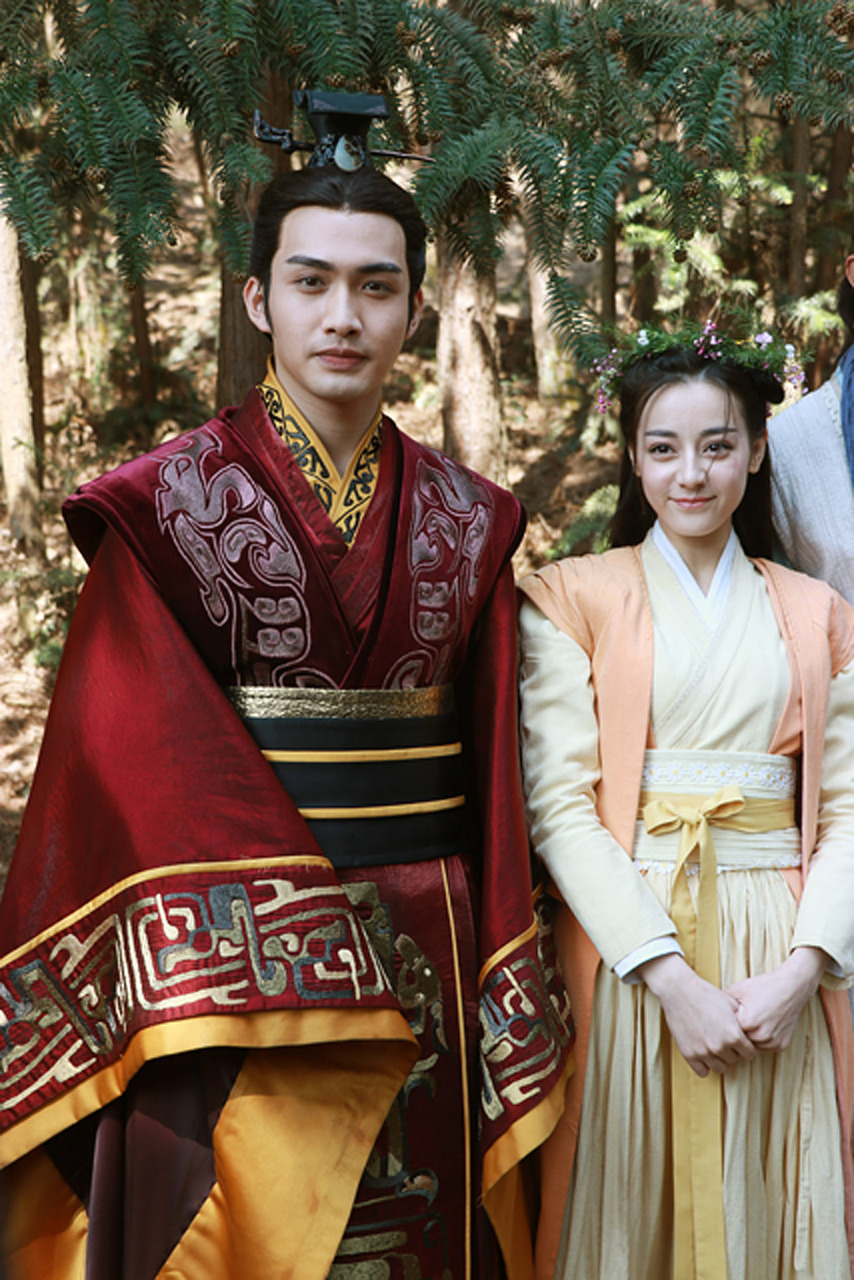 张彬彬,迪丽热巴,合作过很多电视剧,但是两人演男女主角的,只知道这一