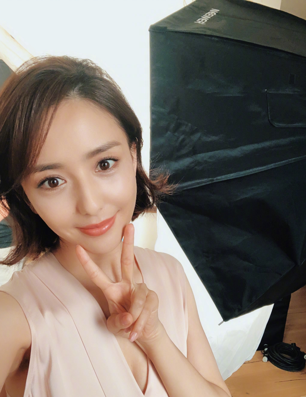 花枝招展,眉似新月——佟丽娅