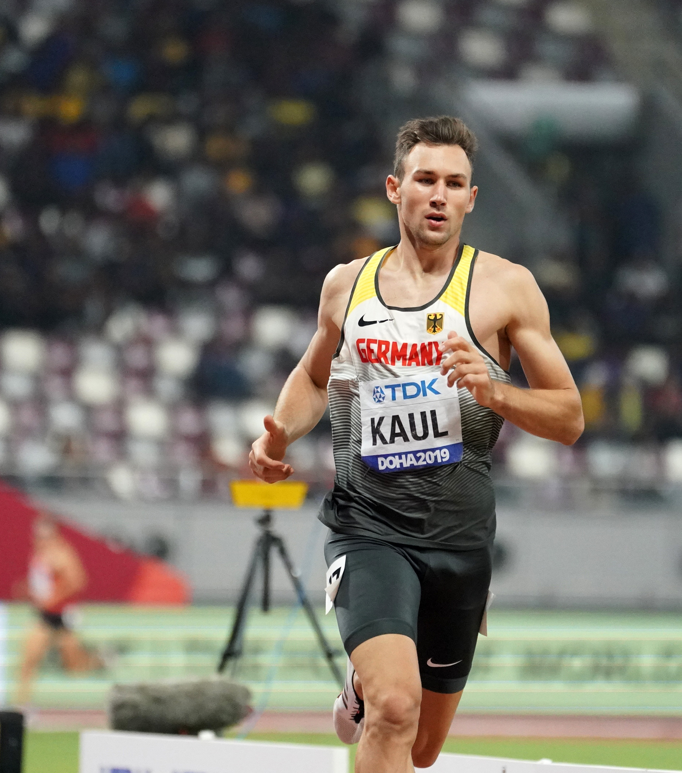 田径——男子十项全能:德国选手考尔夺冠(2)