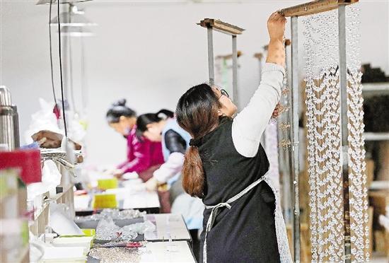 浙江日报:浦江县石埠头村备战"双11"