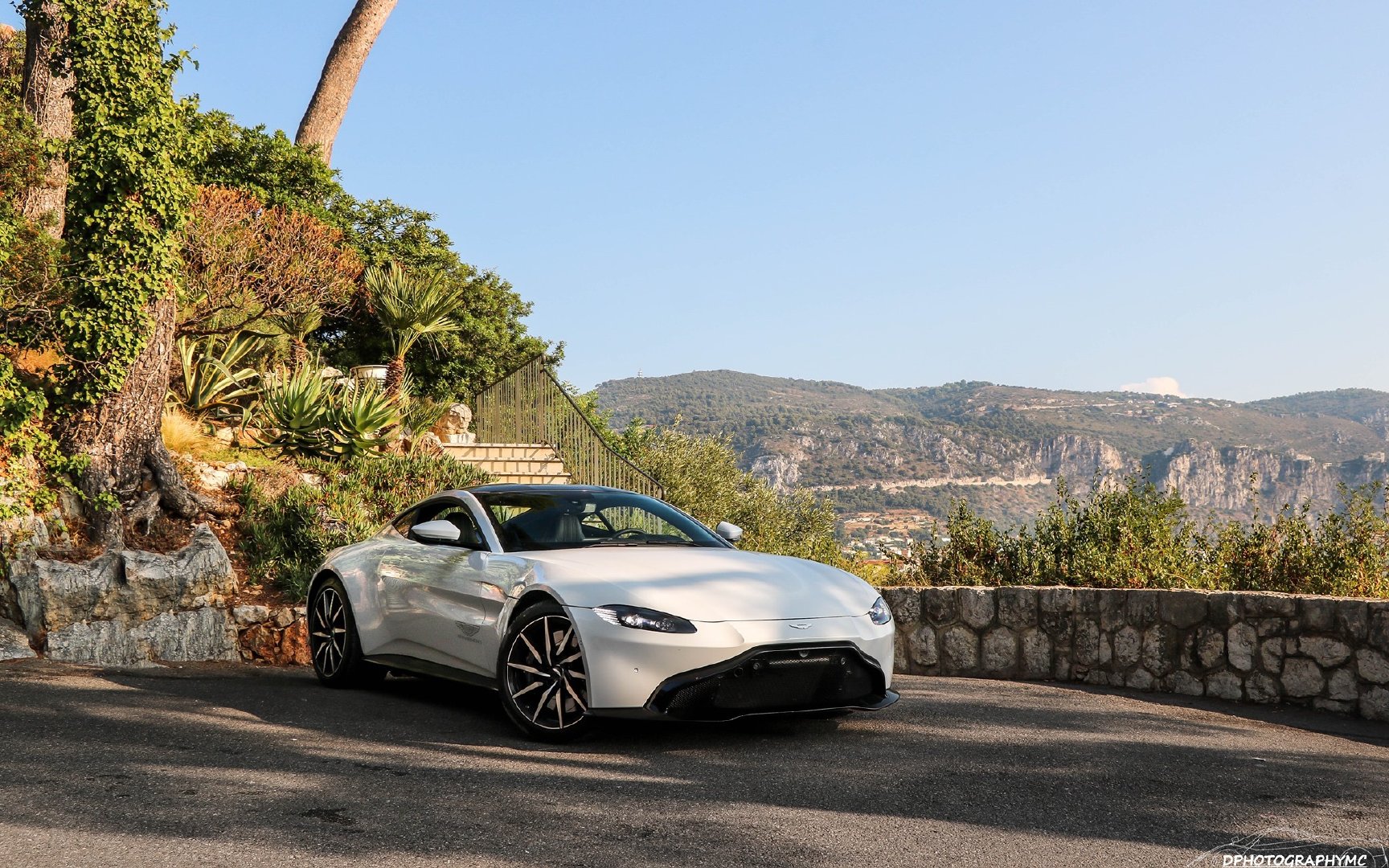 阿斯顿马丁vantage,漂亮的尾灯!