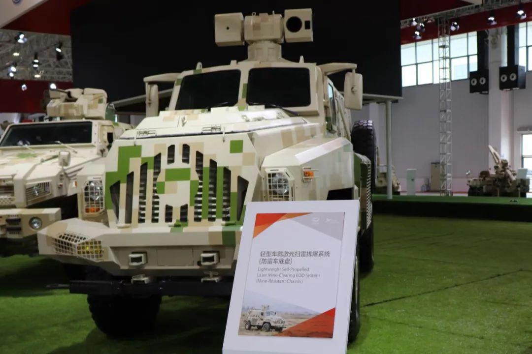 中国新型扫雷车:造型怪异,几十米外"隔山打牛"引爆地雷