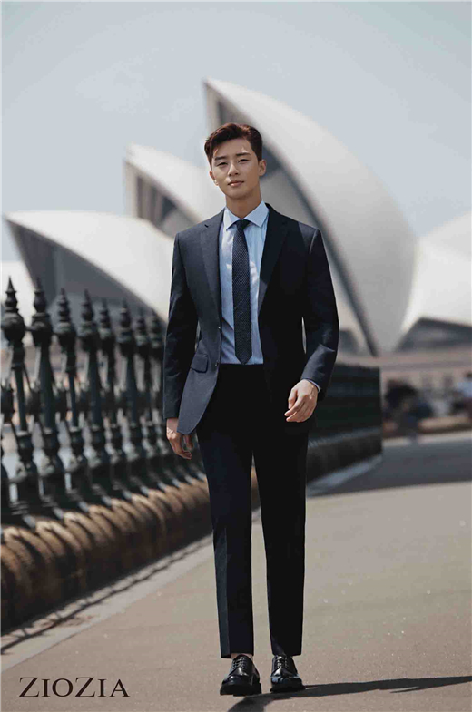 朴叙俊最新广告照公开 完美消化多款造型