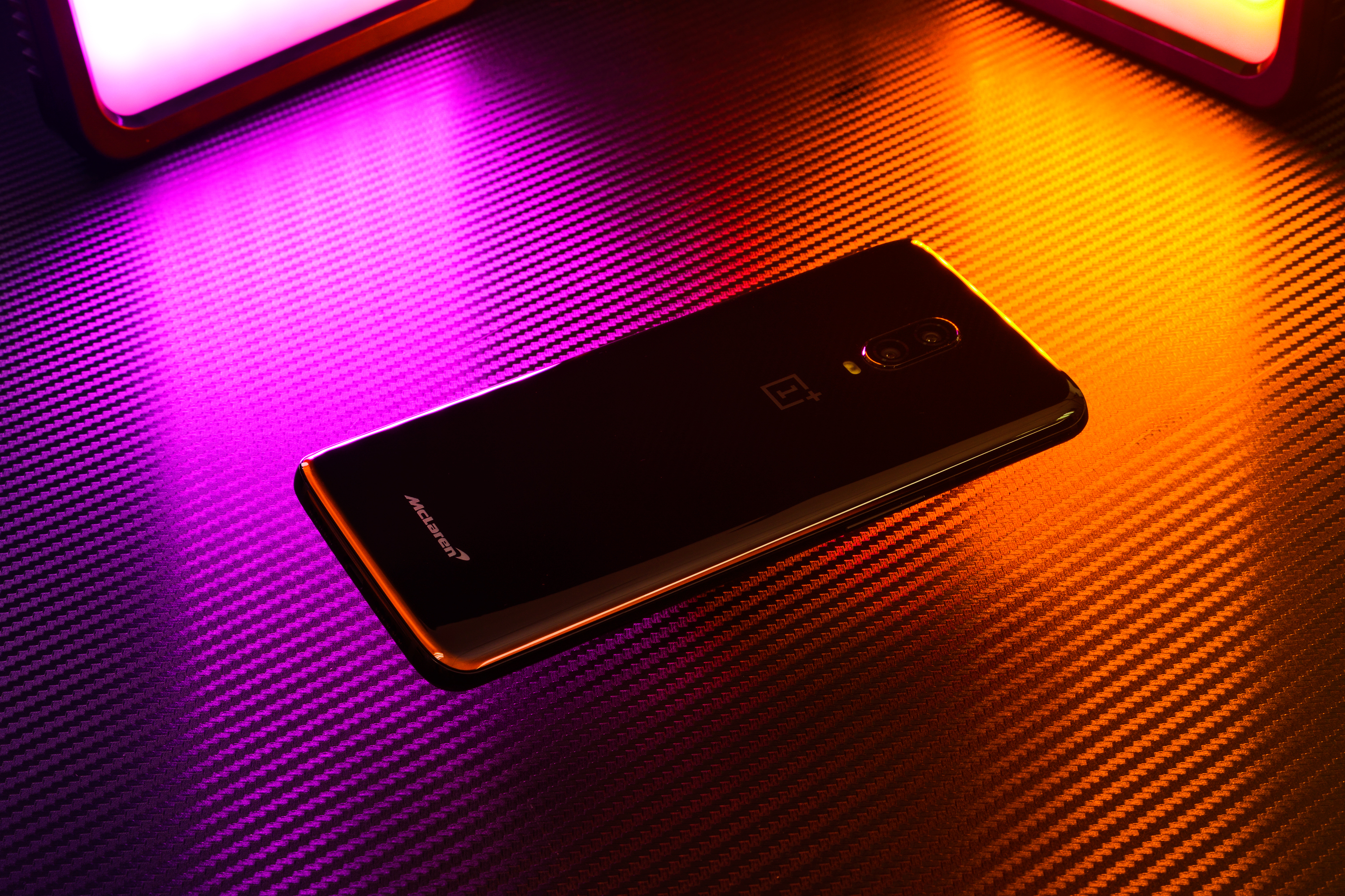 献给永远追求速度的人们 一加6t迈凯伦限量版图赏