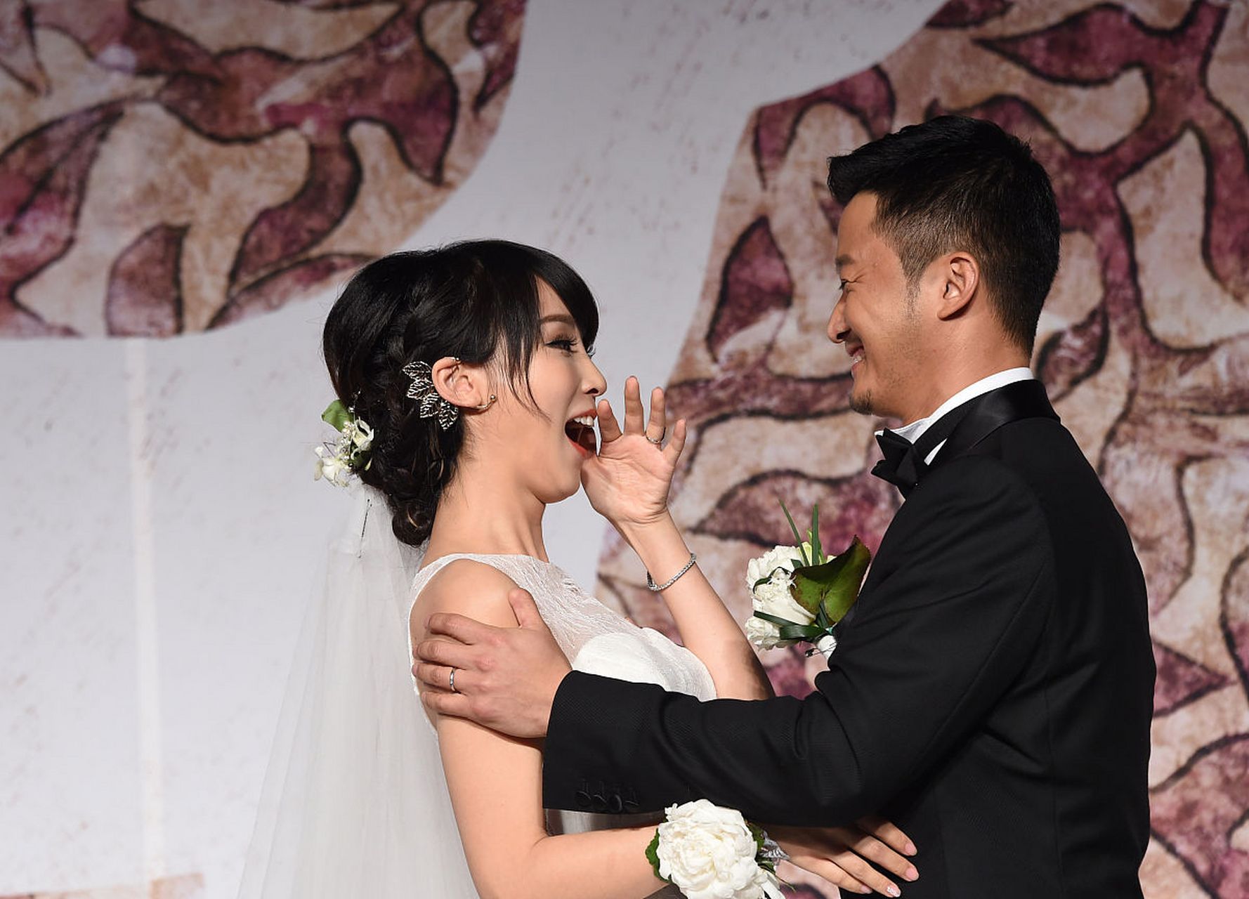 2014年,谢楠正满心期待与吴京的婚礼,然而就在这时,吴京却打起了退堂