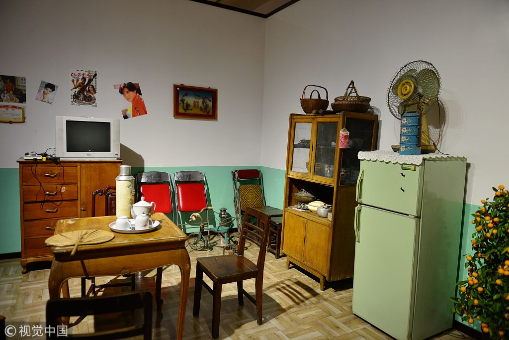 南京博物院举行"回家过年"展览 带市民找寻过往