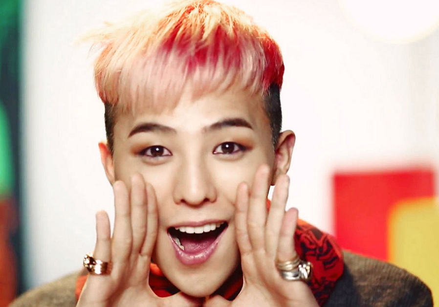 "颓废范"权志龙留起胡须,帅气依旧,但这指甲油是认真的?