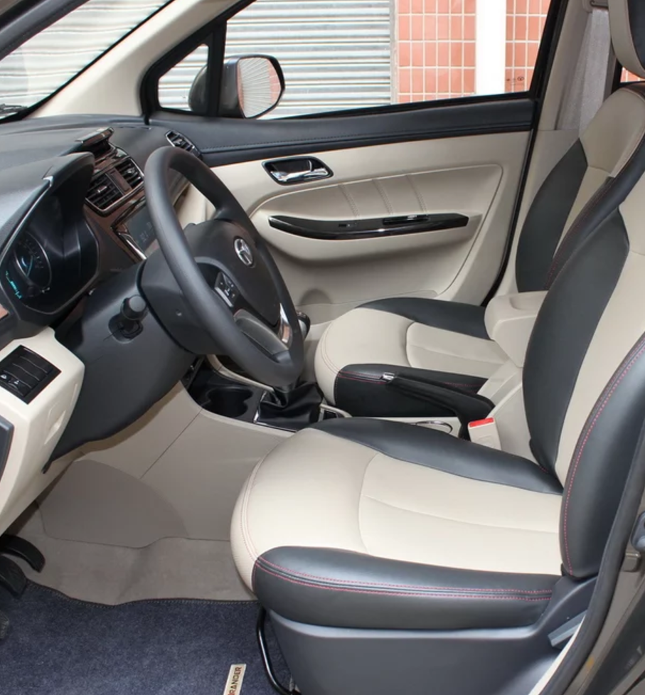 英致727 1.5l商务版,内饰优雅简约,是年轻人的最爱