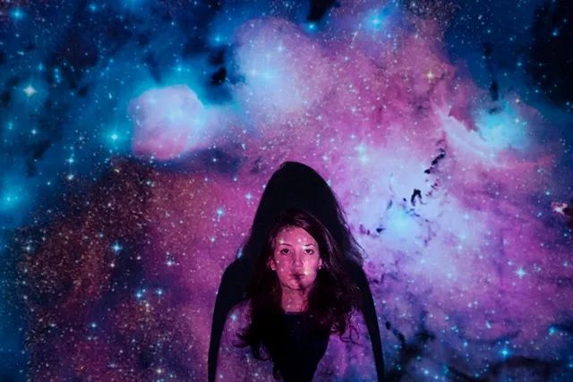 "小仙女"是这样诞生的!投影仪梦幻人像拍摄指南