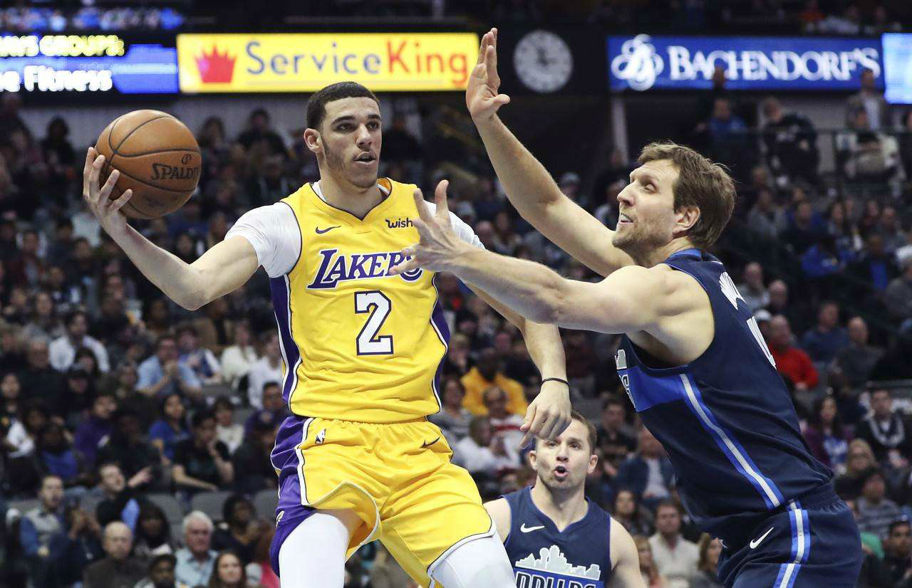 紫金球队洛杉矶湖人终结连败,小皇帝詹姆斯复出时间已敲定!