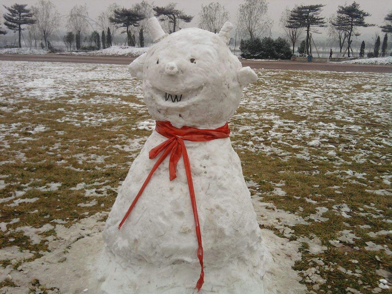 一组奇葩雪人的照片,第一张太搞笑了,最后一张太霸气了!