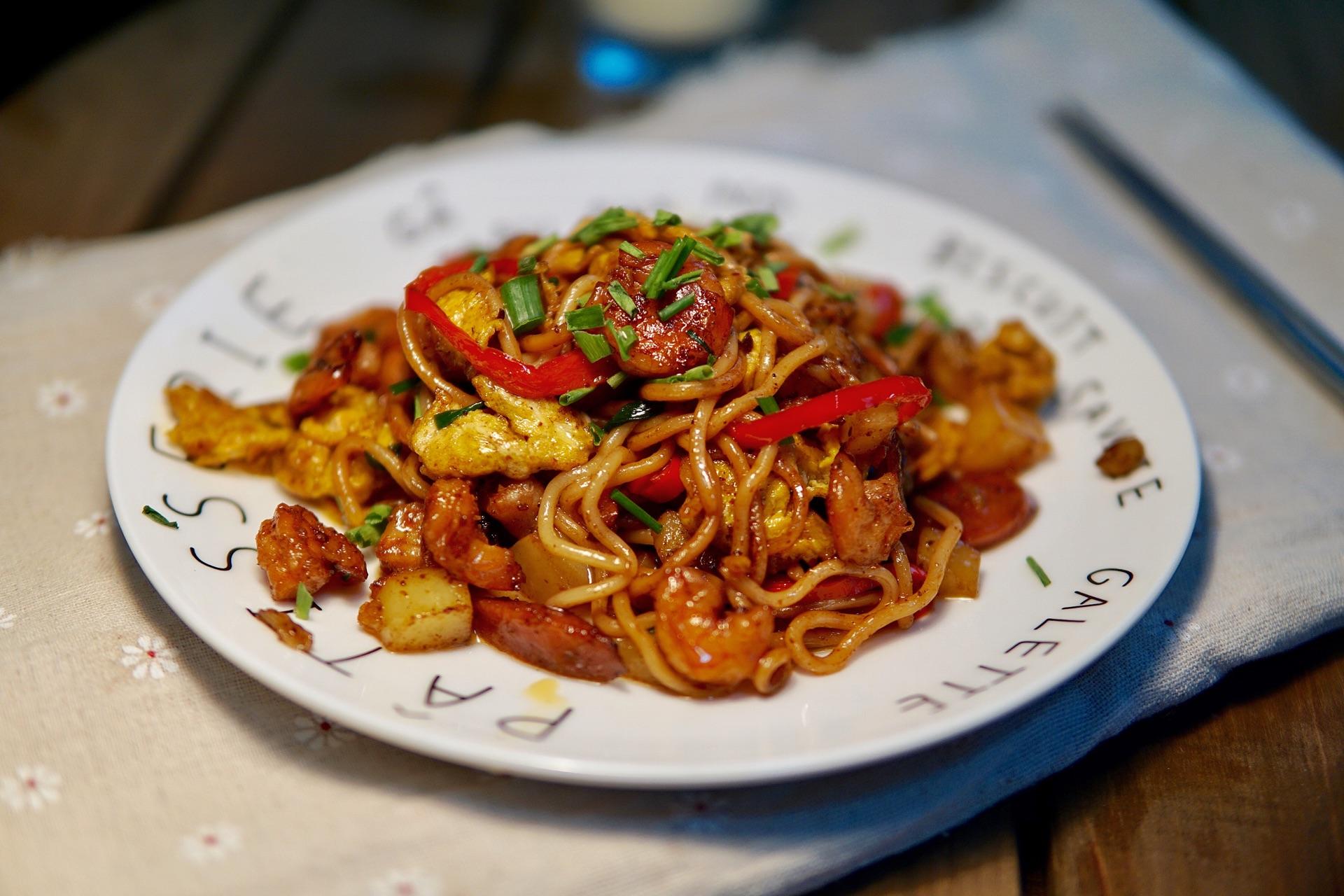 营养丰富的虾仁炒面,鲜香味美,口感劲道,特别好吃