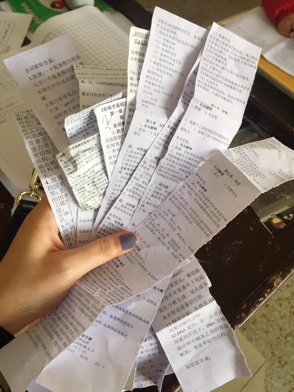 还没拿出来便被没收,盘点那些"胎死腹中"的考试小抄