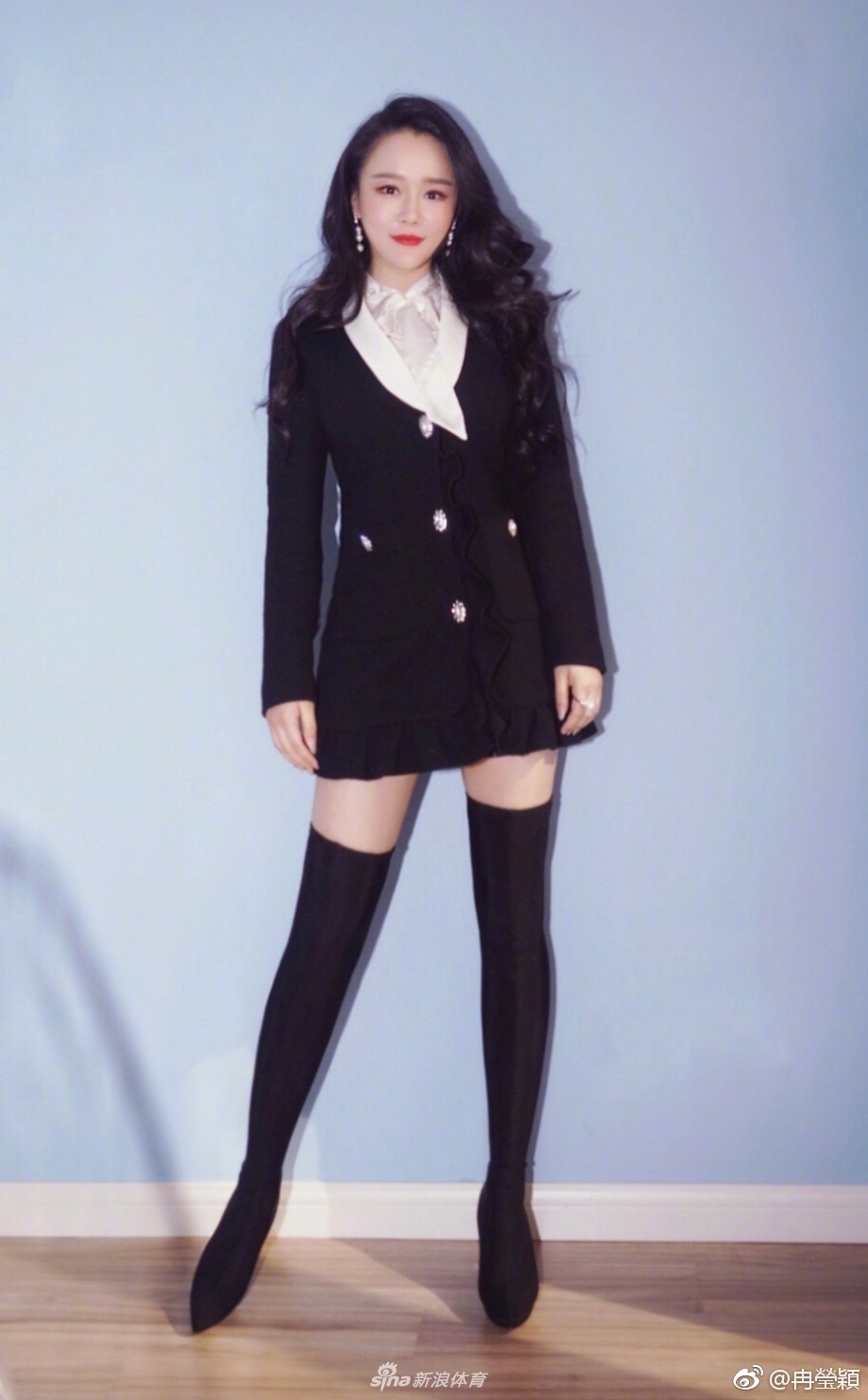 一组来自拳王邹市明美妻冉莹颖的最新写真,一起来欣赏一下