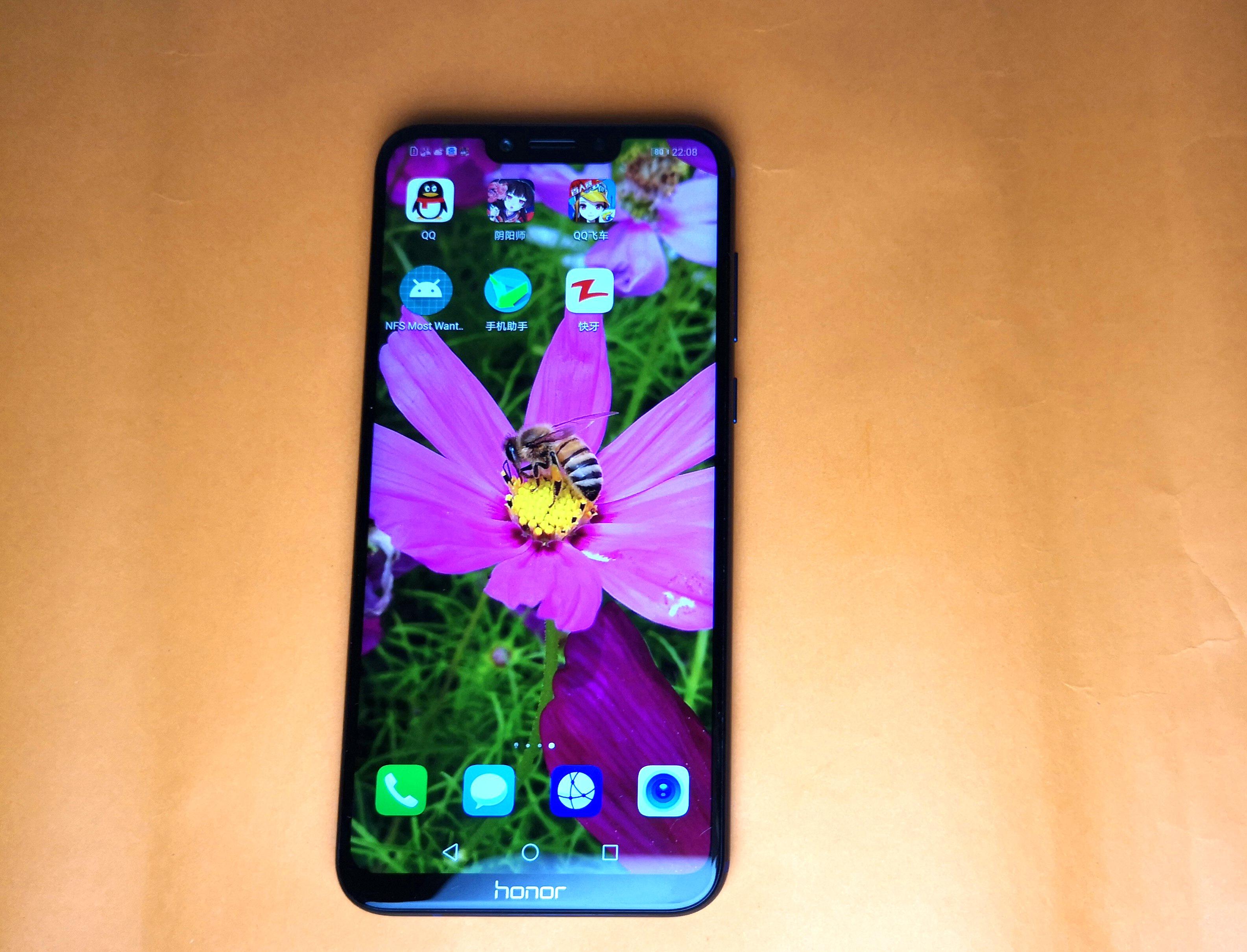 荣耀play极光蓝,绚目的蓝色