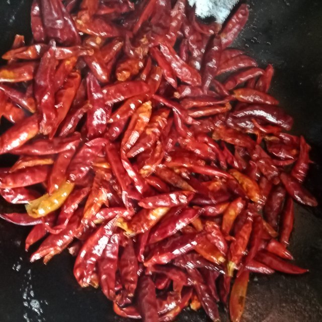 油炸辣子,炒菜拌饭美味十足
