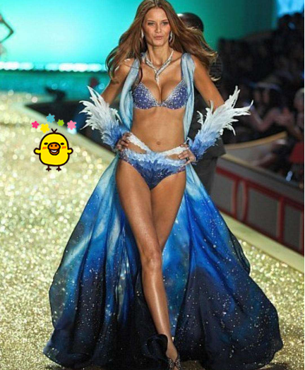 芙娃在维密中的"名场面",转身救场成经典,另一个让人直呼可爱