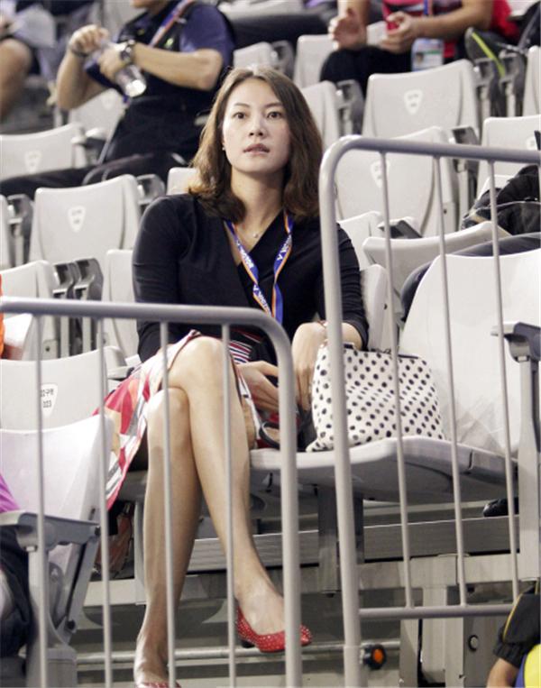 林丹昨夜又挨骂!惨败出局被曝又榨干体力,谢杏芳说实话催人泪下