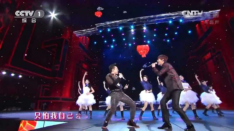 春晚经典回顾-2014年 歌曲《情非得已》表演：庾澄庆 李敏镐,音乐,流行乐,好看视频