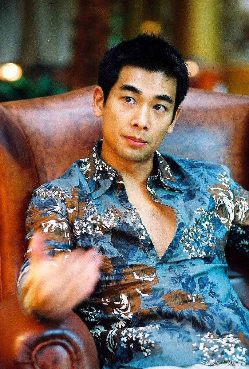 赵文卓女儿被爆国外求学学费百万,一个包超两万