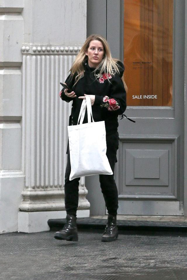 谁说的明星都抗冻?绵羊音埃利·古尔丁穿的就像小绵羊!