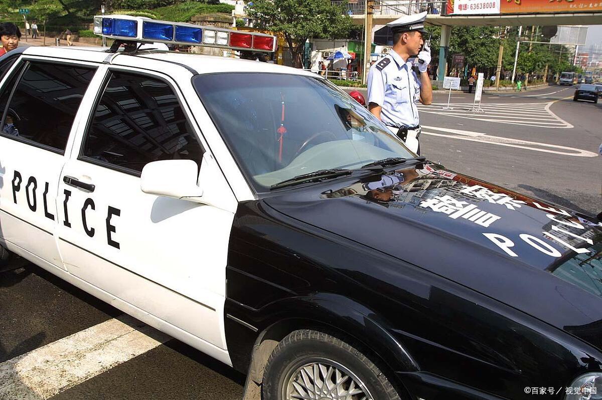 厦门小区发生学生砍伤父母案.到底是学生的错还是父母的错?