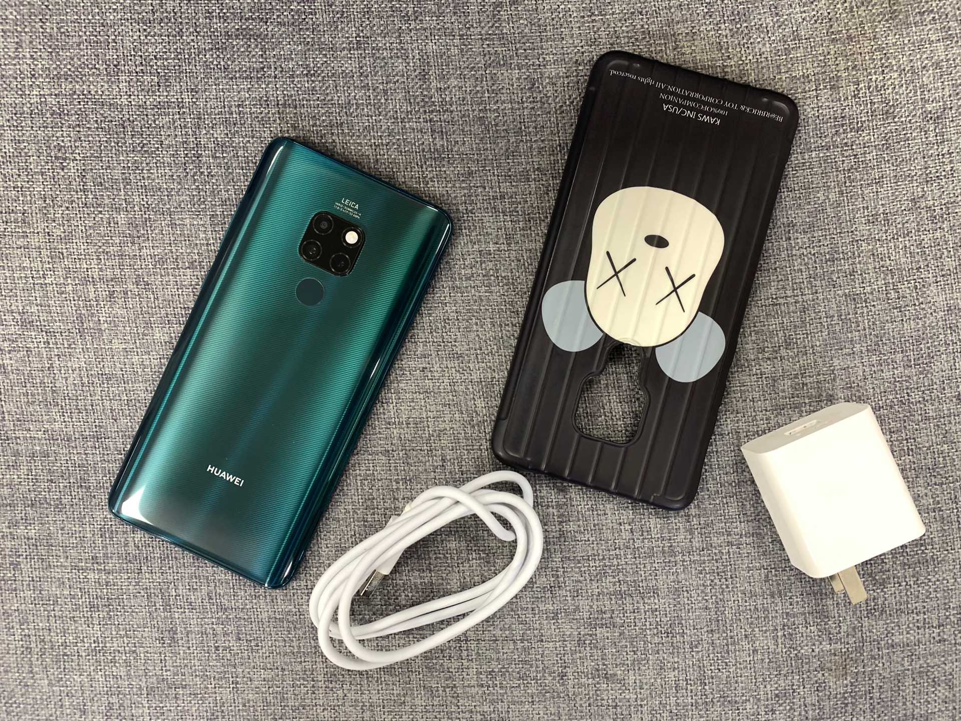 3499元入手华为mate20翡翠绿,上手的瞬间:太美了!