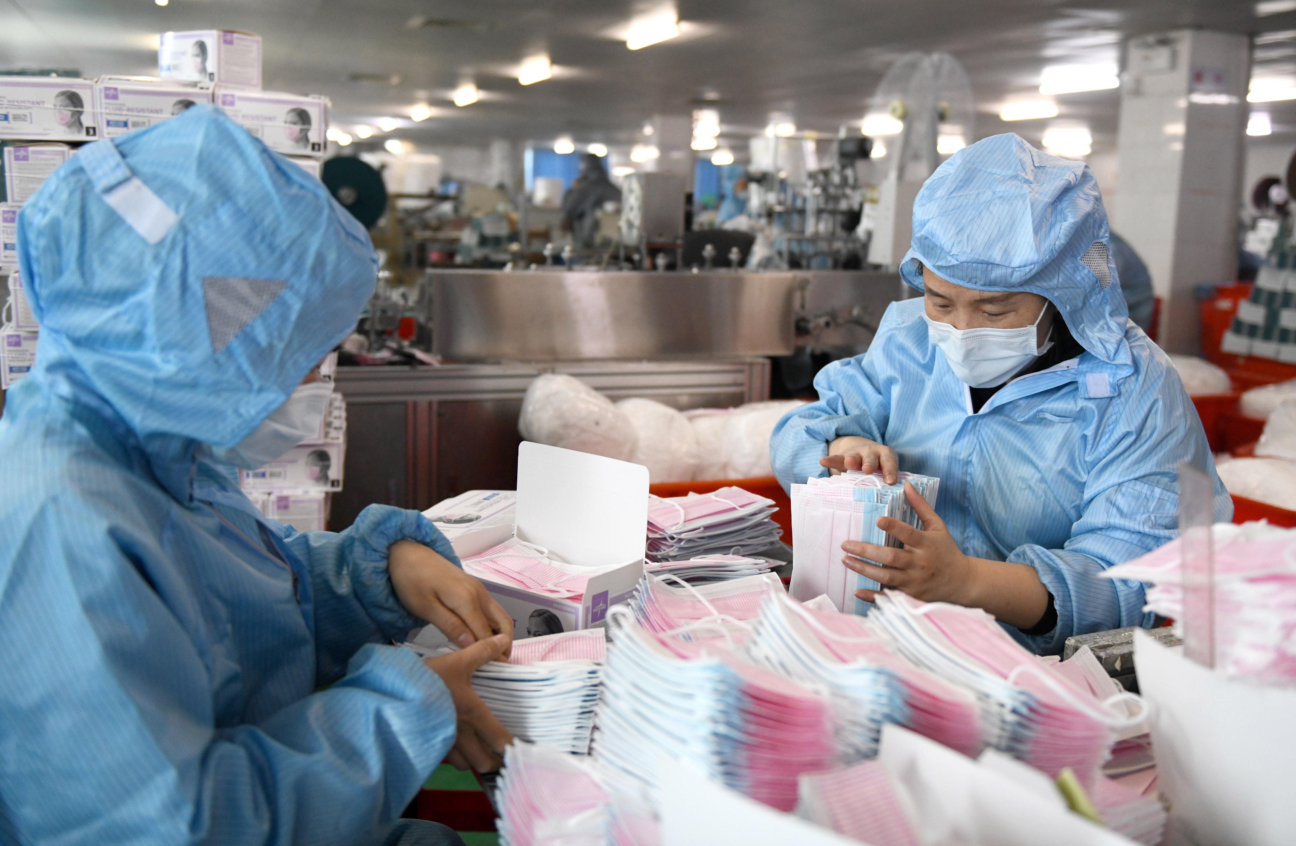 探访口罩生产线(6)