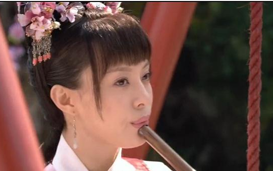 《神雕侠侣》越南版穿帮镜头,小龙女抠杨过鼻孔,网友:太毁三观