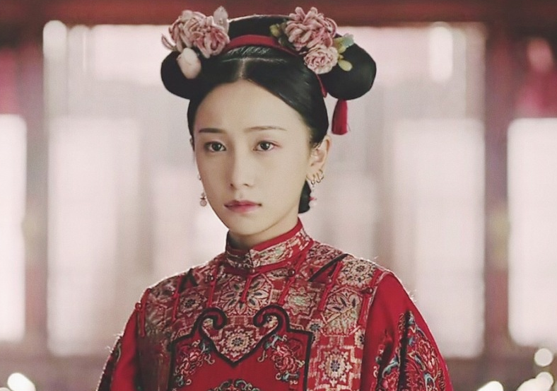 《延禧攻略》明玉前期做了很多的错事,甚至还害死了一位嫔妃