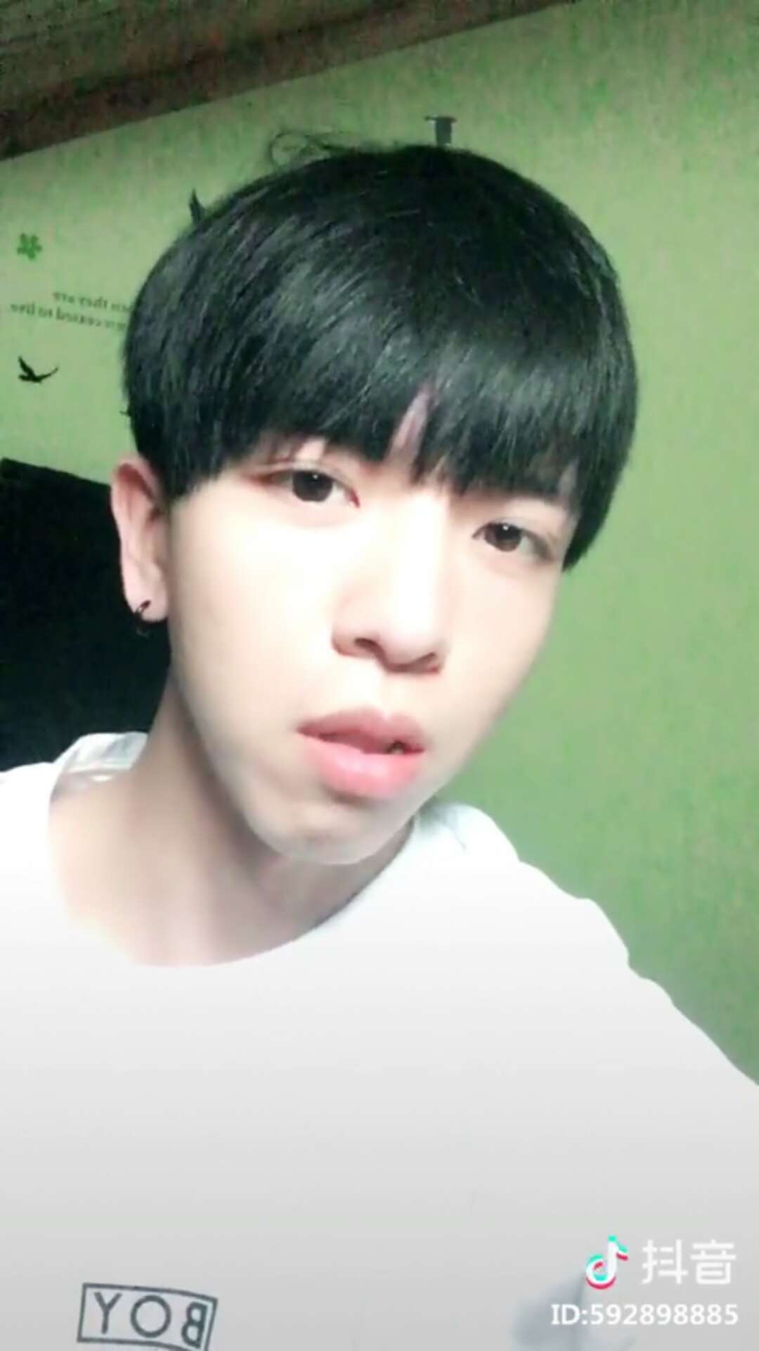 抖音里挡住=抖音挡住脸的特效