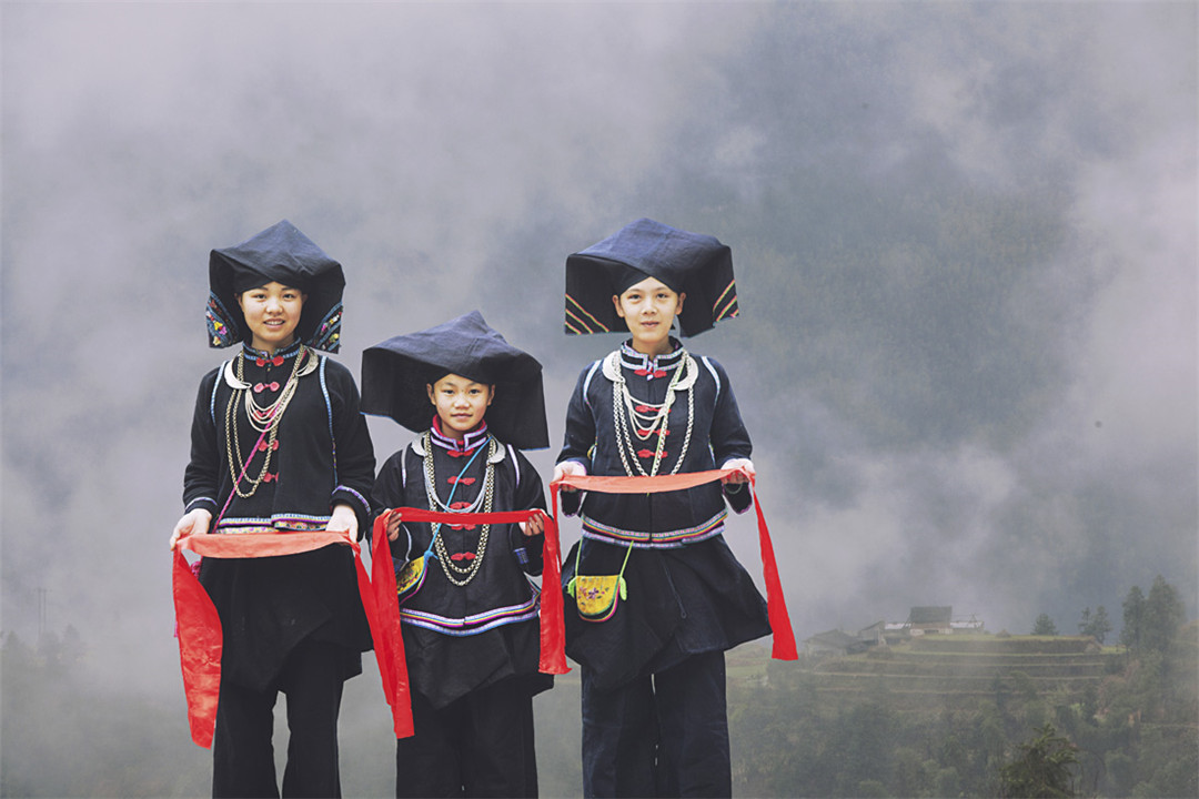 广西南宁壮族人民的服饰,别具一格,艺术美!