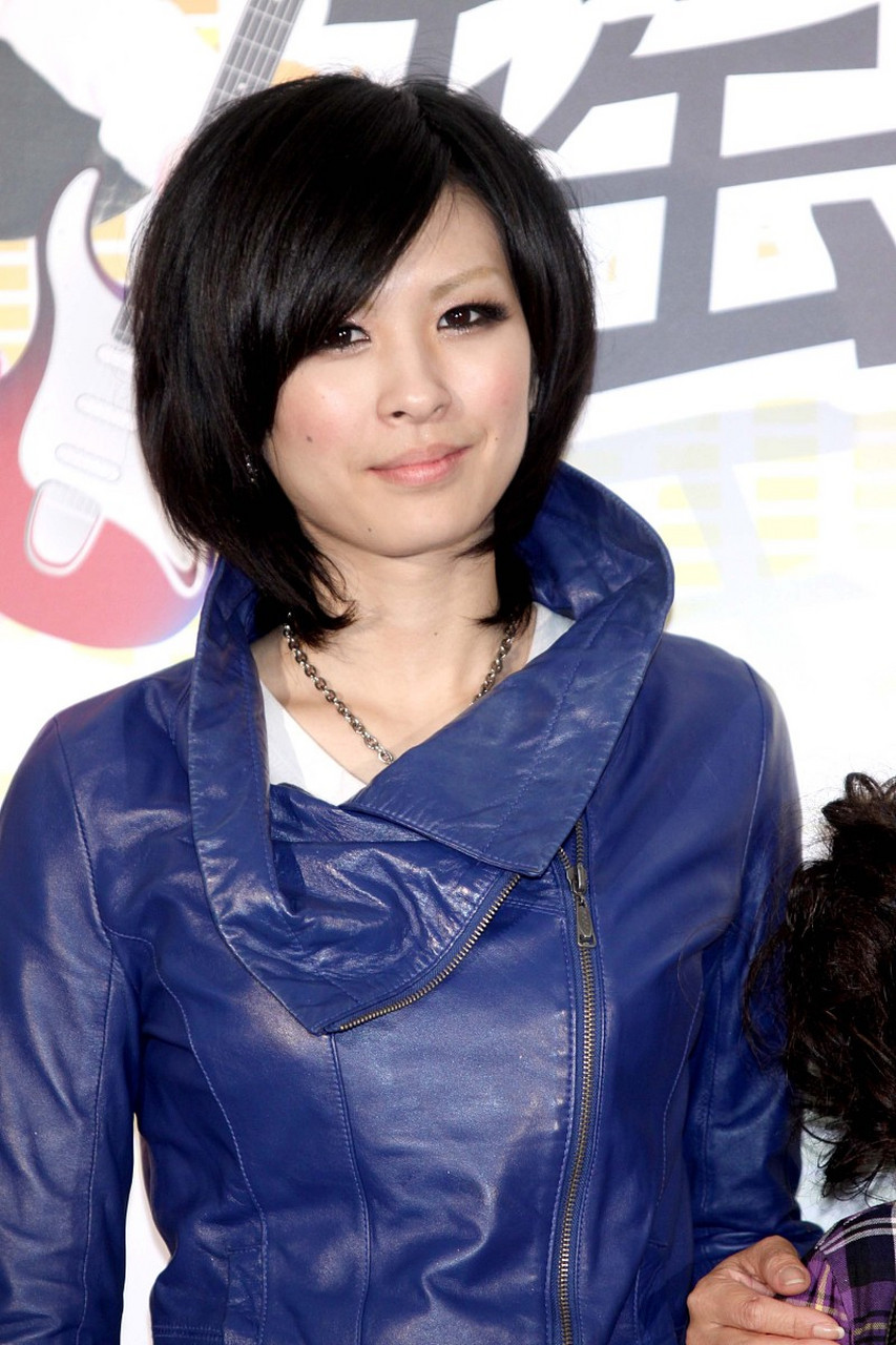 6月13日,前飞儿乐队主唱詹雯婷上了热搜,让人没想到的是,这一次,是