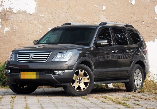 霸锐的外观看着很精神,很有冲劲,也是属于耐看型的,外形不用多说,一眼