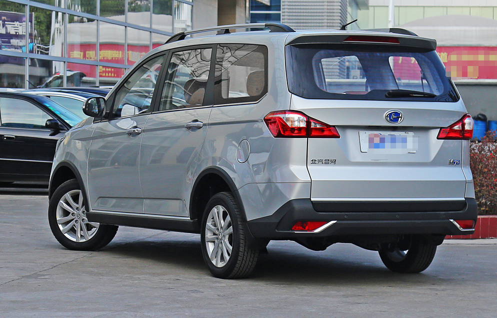 动感时尚的北汽昌河m70,最新的设计理念,很不错的车型选择