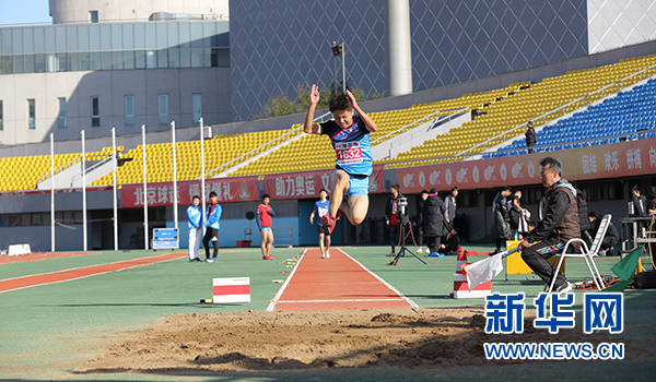 第56届北京市中学生田径运动会举行