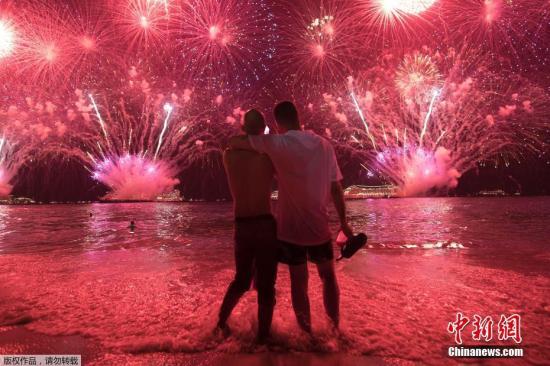 南美侨报网:巴西里约热内卢新年夜游客多于居民