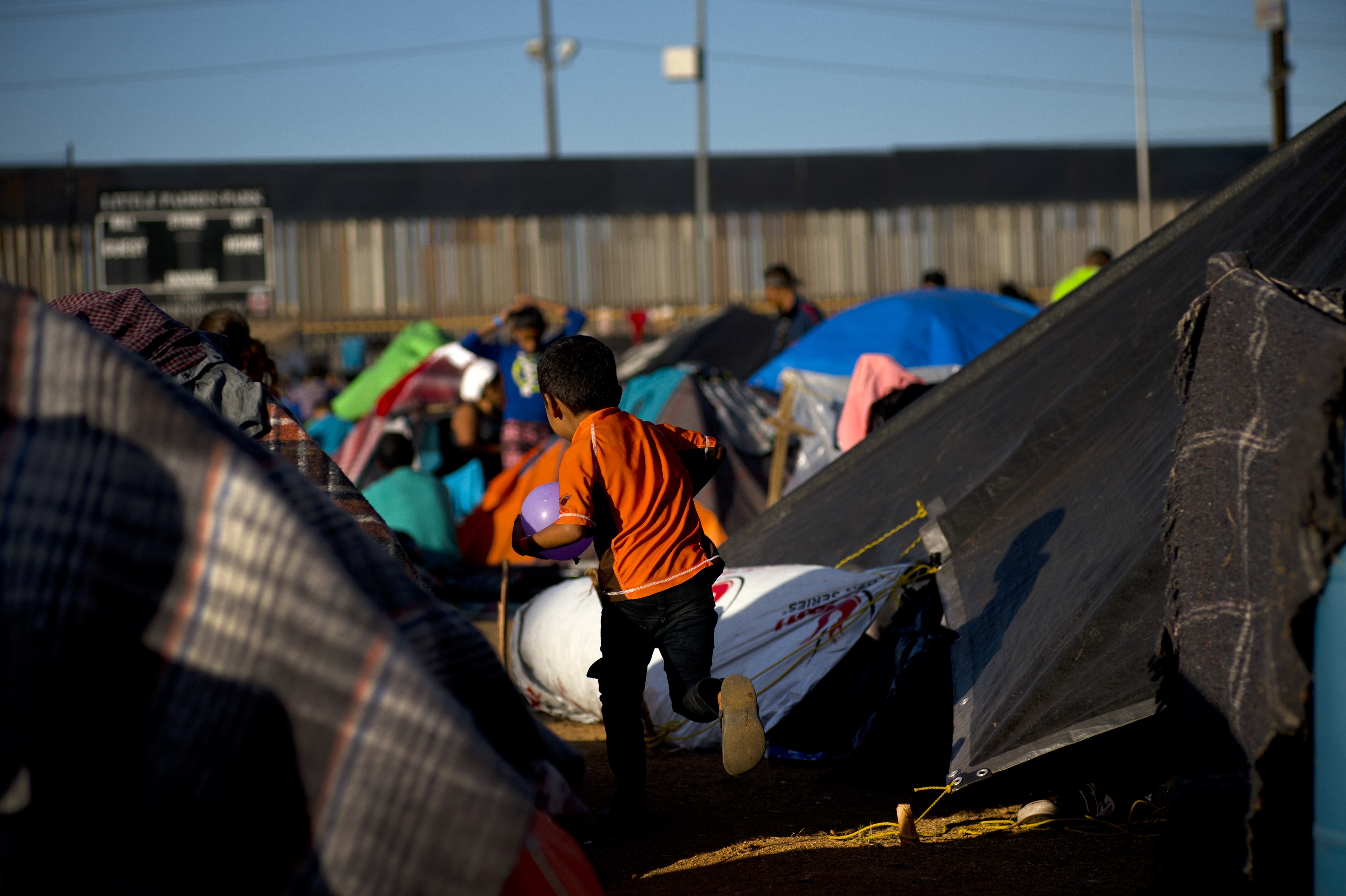 中美洲移民聚集美墨边境(18)