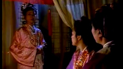 男子正与夫人休息,谁知阎王过问,女鬼降临,夫人投胎