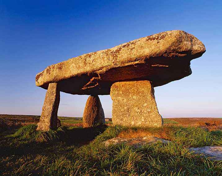 追踪超越人类智慧的远古遗迹:新农庄巨石墓之谜