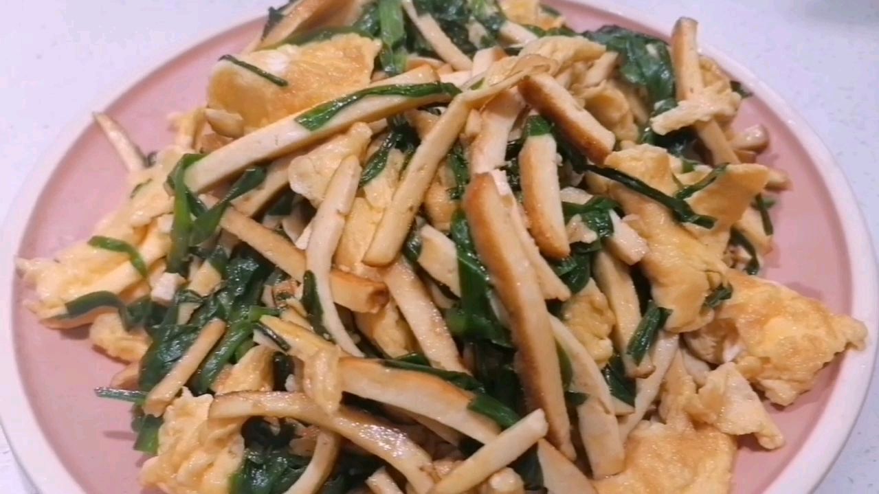 韭菜香干炒鸡蛋,一看就会做,一做就成功,家人爱吃又营养