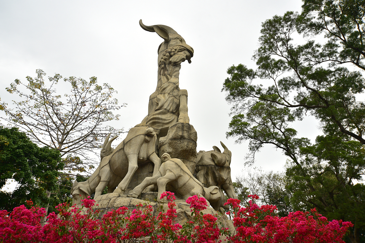 五羊公园是广州市越秀区的著名公园,以五羊雕像为核心景点,游客可以