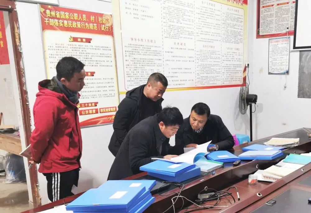 雷林多到龙泉镇调研脱贫攻坚工作