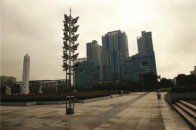 广西东南部贵港值得一看,欢迎来欣赏一下! 高楼大厦.