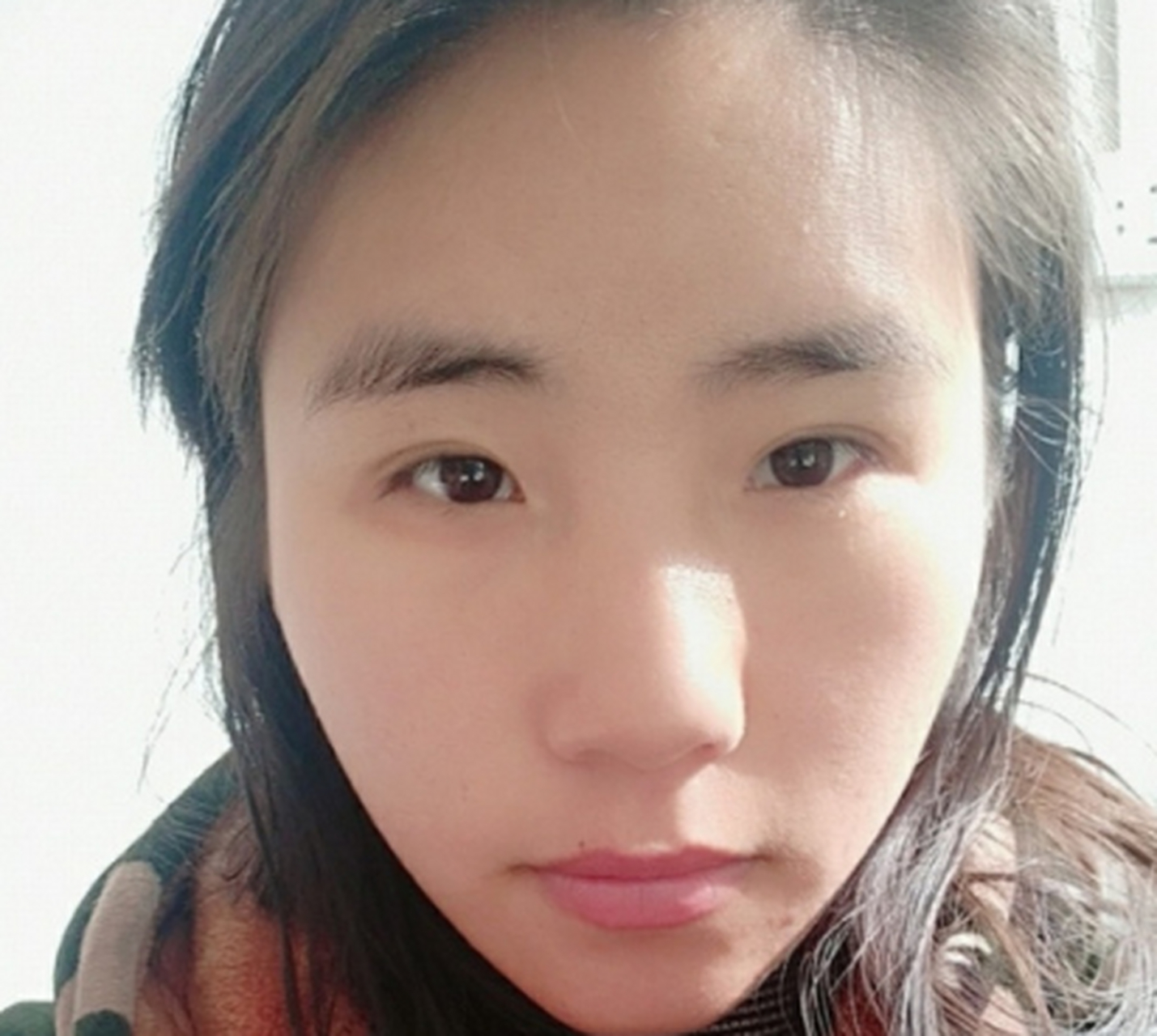 扫把眉面相,脾气大,容易发火,脾气上来就不能掌控自己.