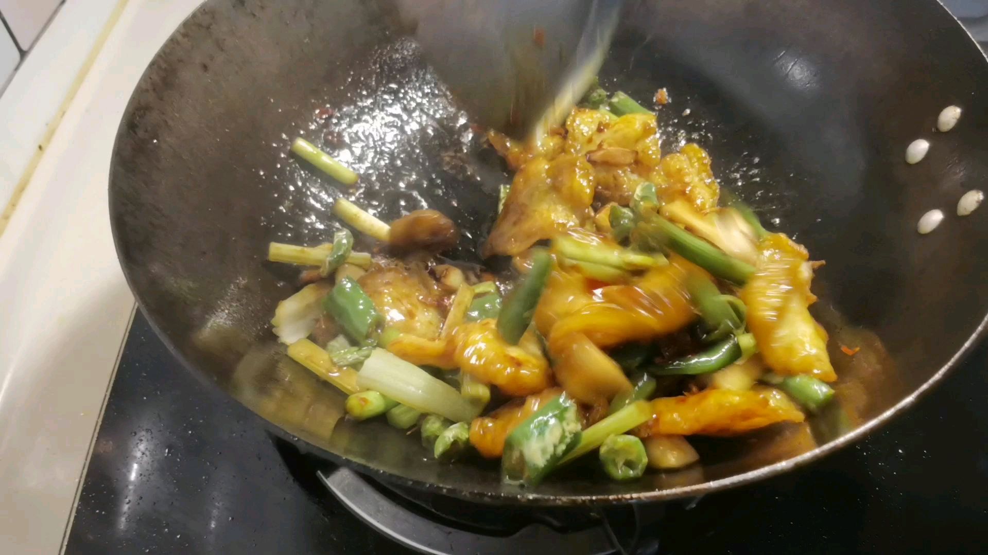 这样做巴沙鱼百吃不厌,做法非常简单,每次上桌立马抢光