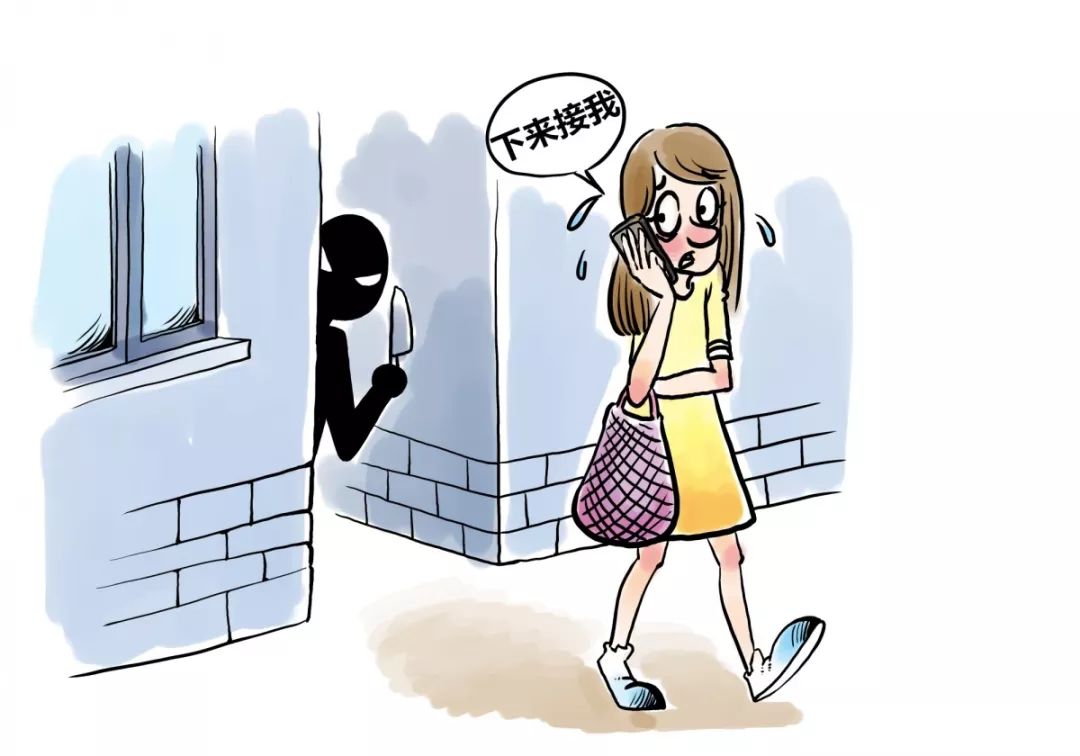 女孩深夜在街上走,突然身后有人捂住她的嘴巴!之后……可怕