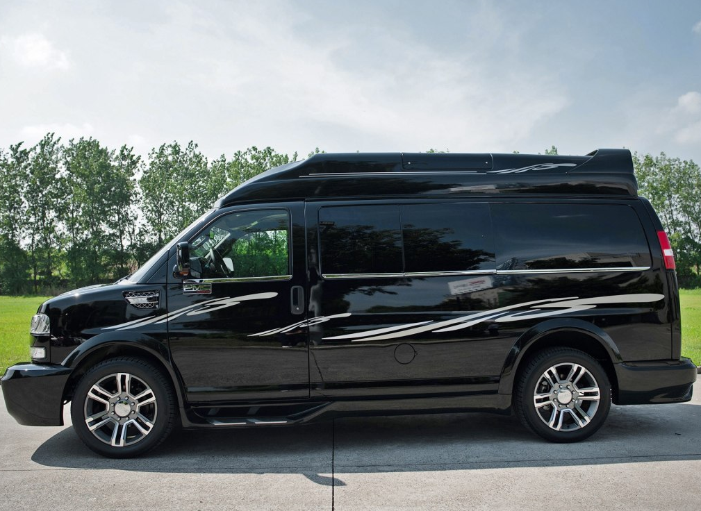 gmc savana商务房车,霸气外观设计,顶级公爵级商务车