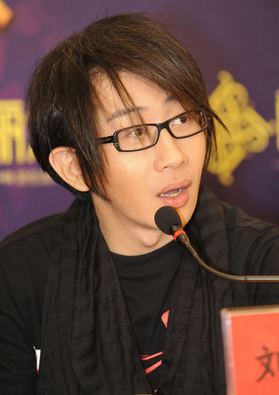 刘谦,这位全球知名的魔术师,再次用他独特的魔术表演彻底征服了怪众