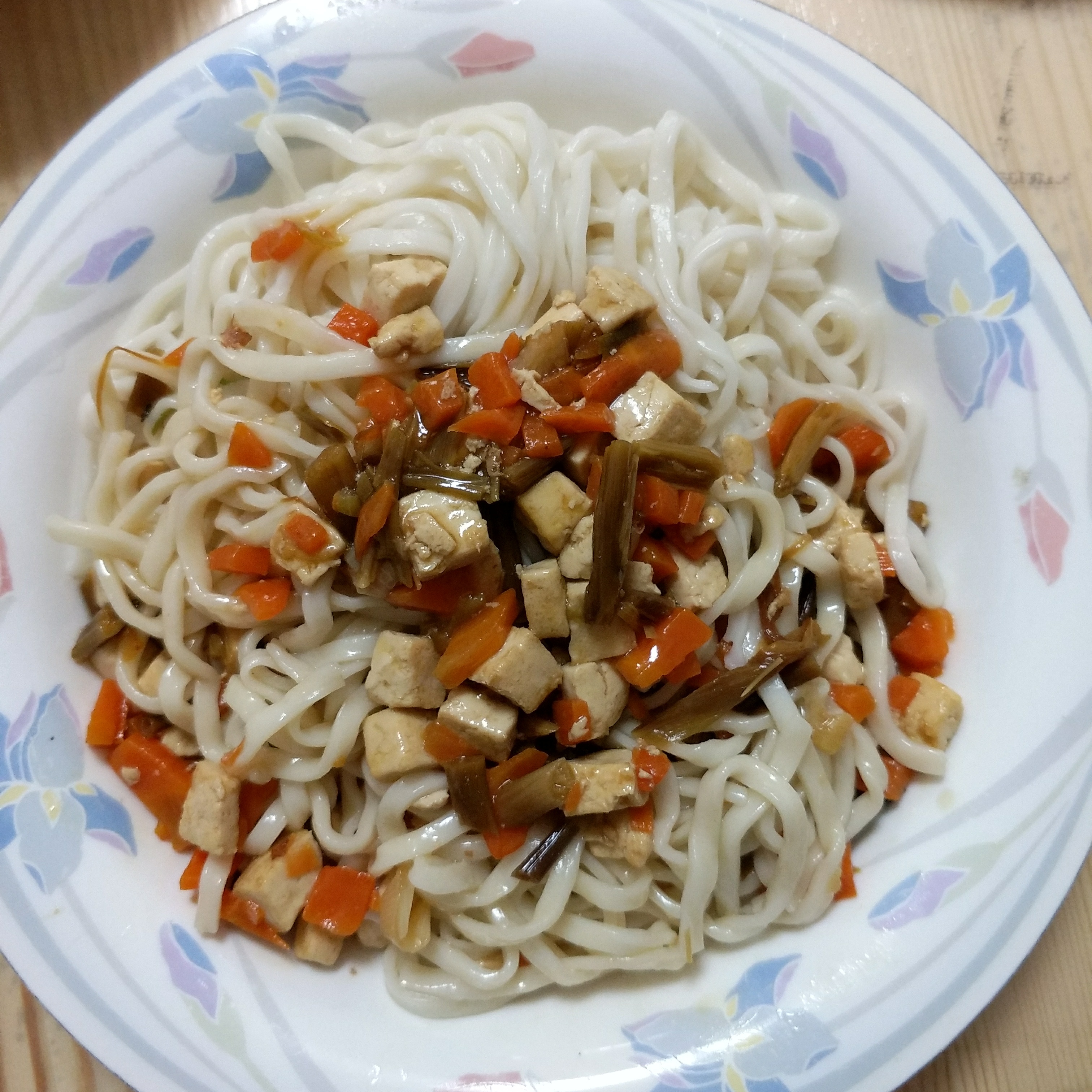 豆腐胡萝卜下锅.